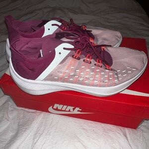 Women’s Nike EXP-X14 size 10.5